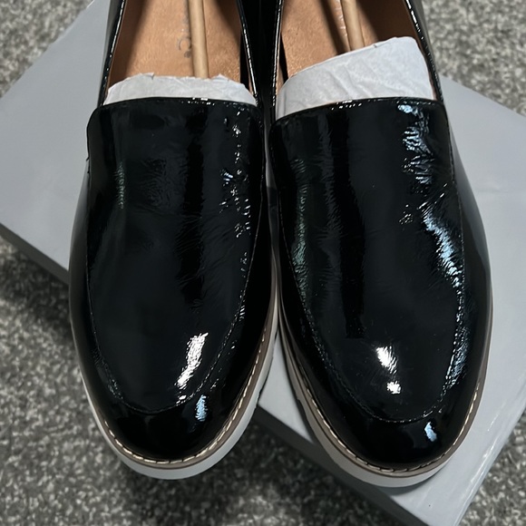 ❗️FINAL❗️ 🆕 VIONIC Black Patent Leather KENSLEY Loafers 🔴 - Picture 2 of 7